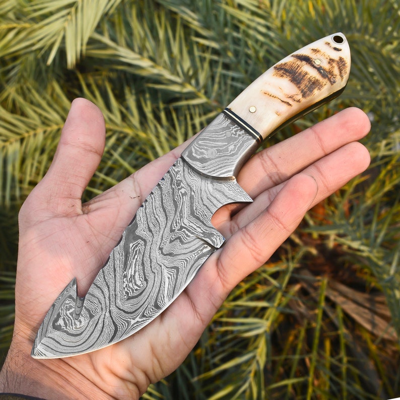 Handmade Damascus Steel Gut Hook Hunting Knife