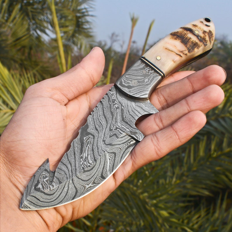 Handmade Damascus Steel Gut Hook Hunting Knife