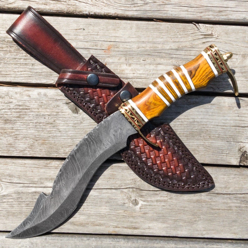 Damascus Steel Decorative Collectible Hunting Knife with Leather Sheath