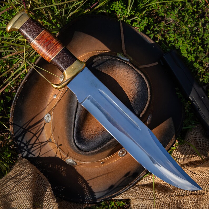 Handmade Full Tang Clip Point Medium Large Game Personalized Blade Walnut Wood & Leather Handle