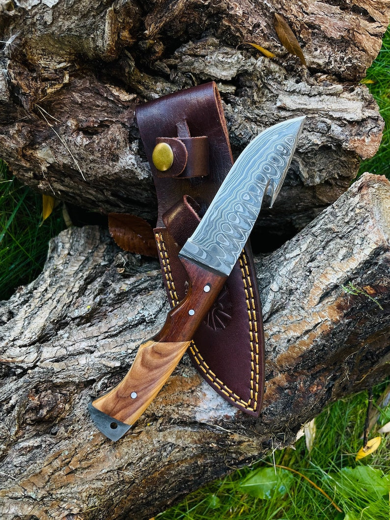 Custom Handmade Damascus Steel Gut Hook Hunting Knife With Leather Sheath