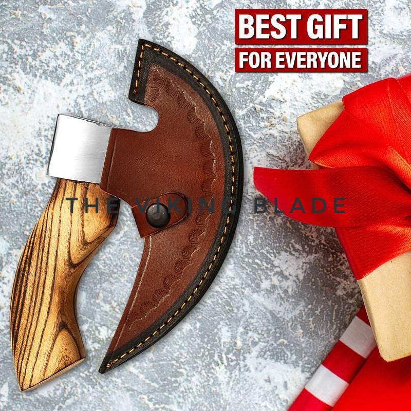 Premium handmade pizza cutter axe made of J2 steel with vintage style design and ergonomic wooden handle.