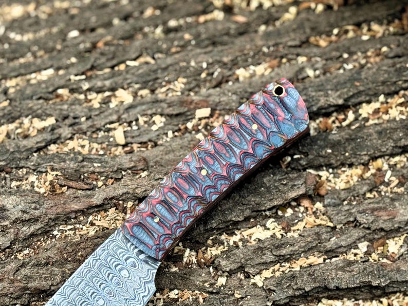 Handmade Damascus Steel Skinning Knife Ergonomic Handle With Leather Sheath