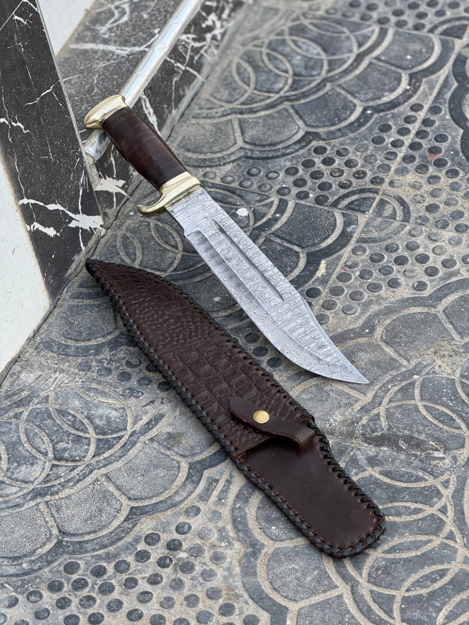 Custom Handmade Damascus Steel Hunting Bowie Knife With Leather Sheath