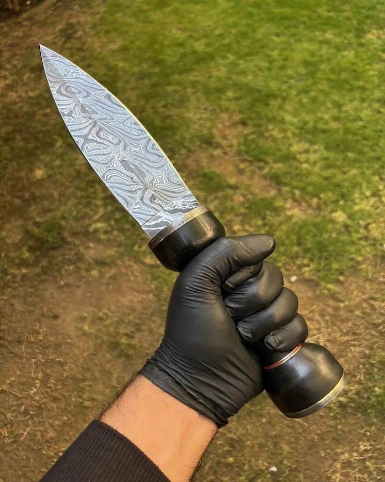 Custom Handmade Damascus Steel Hunting Knife