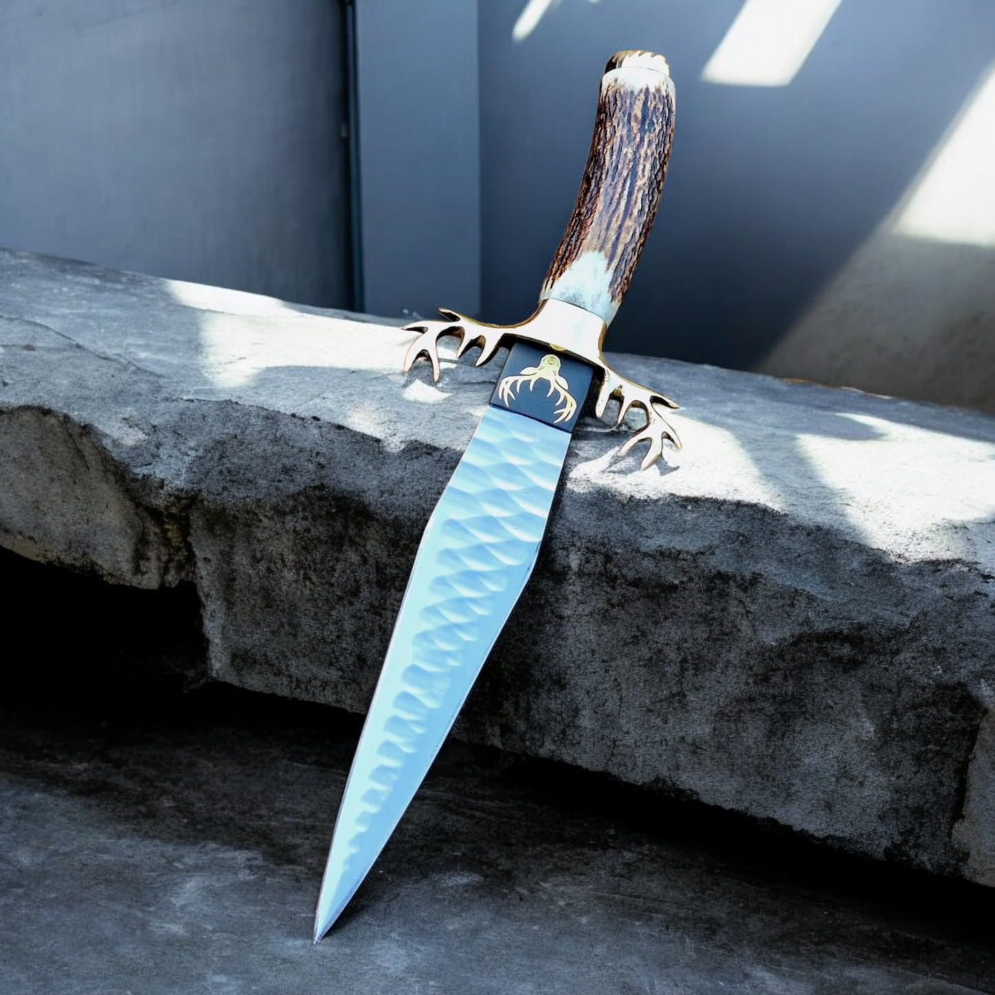 Hand Forged D2 Steel Hunting Knife Antler Horn