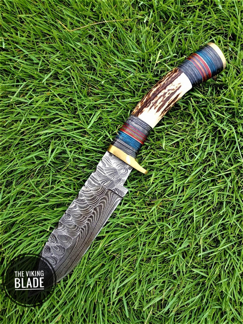Custom Handmade Damascus Steel Hunting Skinning Knife Deer Stag Handle Survival Comes with Genuine Leather Sheath
