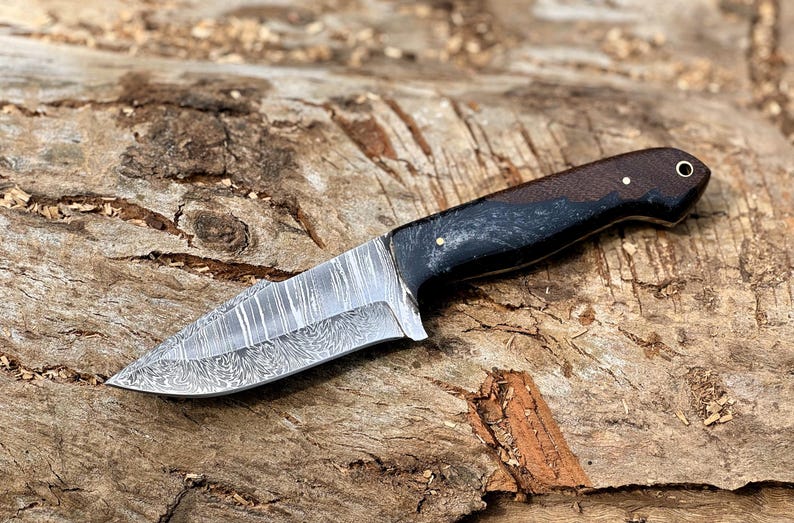 Hand Forged Damascus Steel Hunting Knife Resin & Wood Handle With Leather Sheath