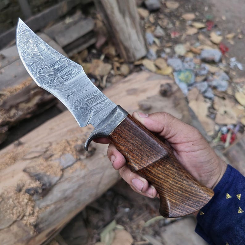 Handmade Damascus Steel Bushcraft Hunting Survival knife with Horizontal Carry Leather Sheath