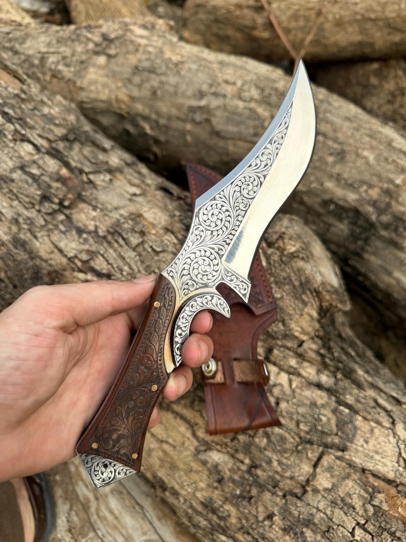 Hand Engraved Camping Hunting Knife With Leather Sheath