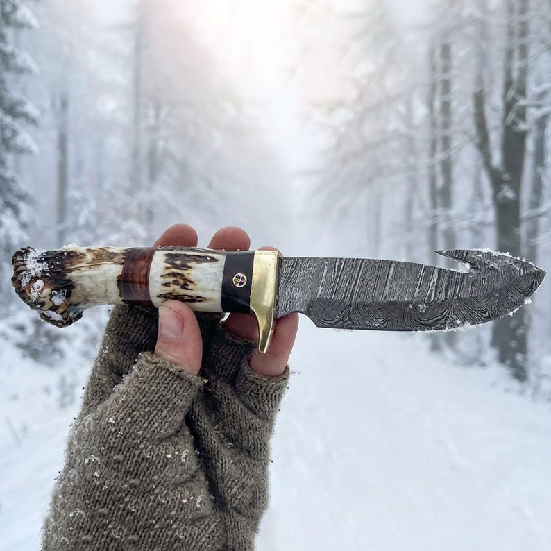 Damascus Gut Hook Skinner Knife: Antler Crown Handle, Leather Sheath