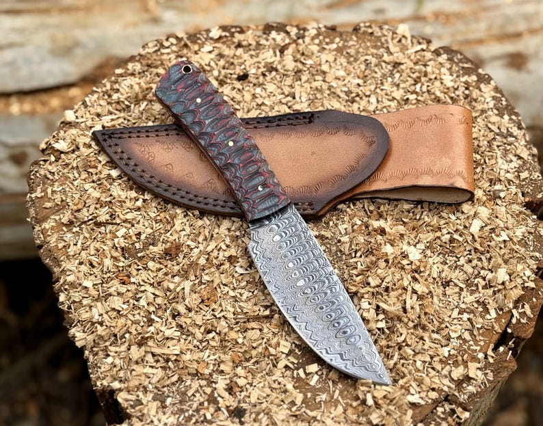 Handmade Damascus Steel Skinning Knife Ergonomic Handle With Leather Sheath