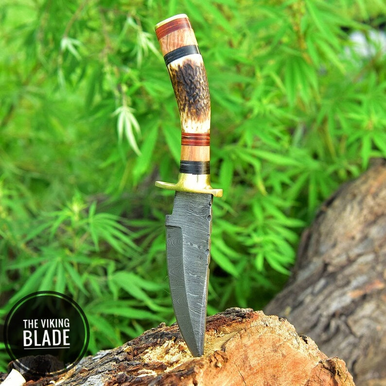 Custom Handmade Damascus Steel Hunting Skinning Knife Stag HANDLE BRASS GUARD Comes With Genuine Leather Seath