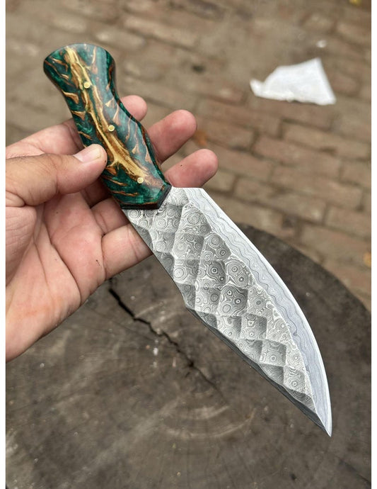 Handmade Damascus Steel Hunting Knife: Resin Pine Cone Handle, Leather Sheath