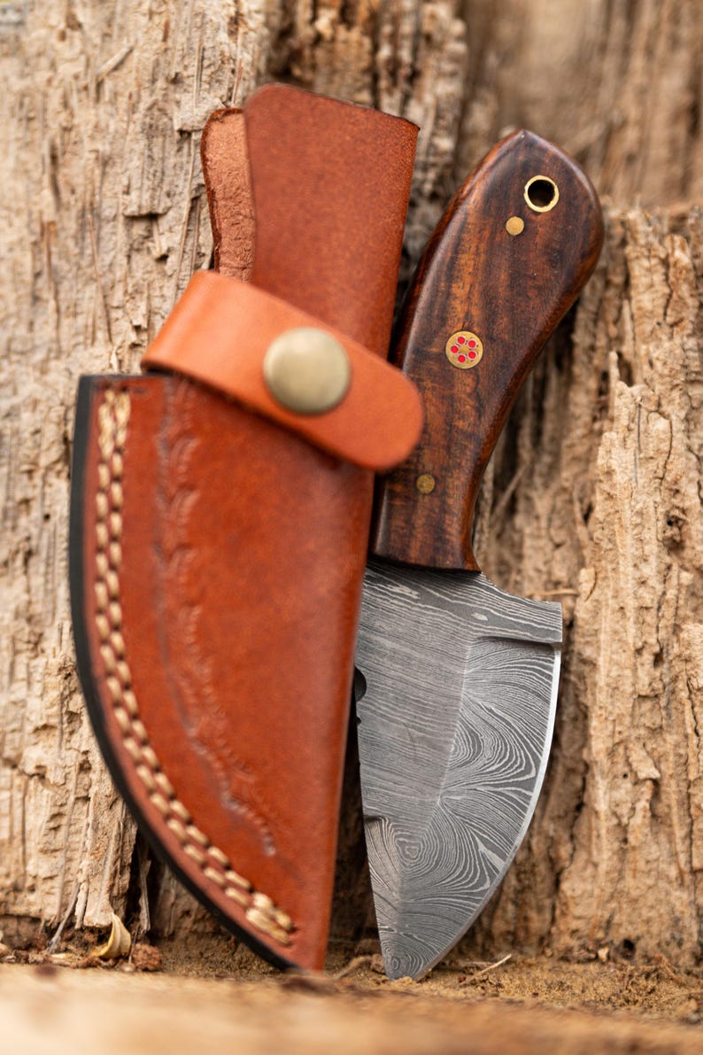 Custom Handmade Damascus Steel Skinner Knife With Leather Sheath