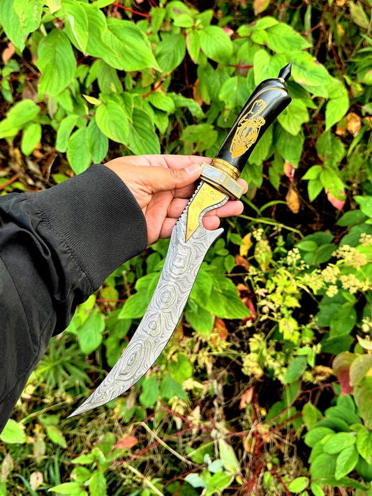 Hand Forged Damascus Steel Blade Hunting Knife With Leather Sheath