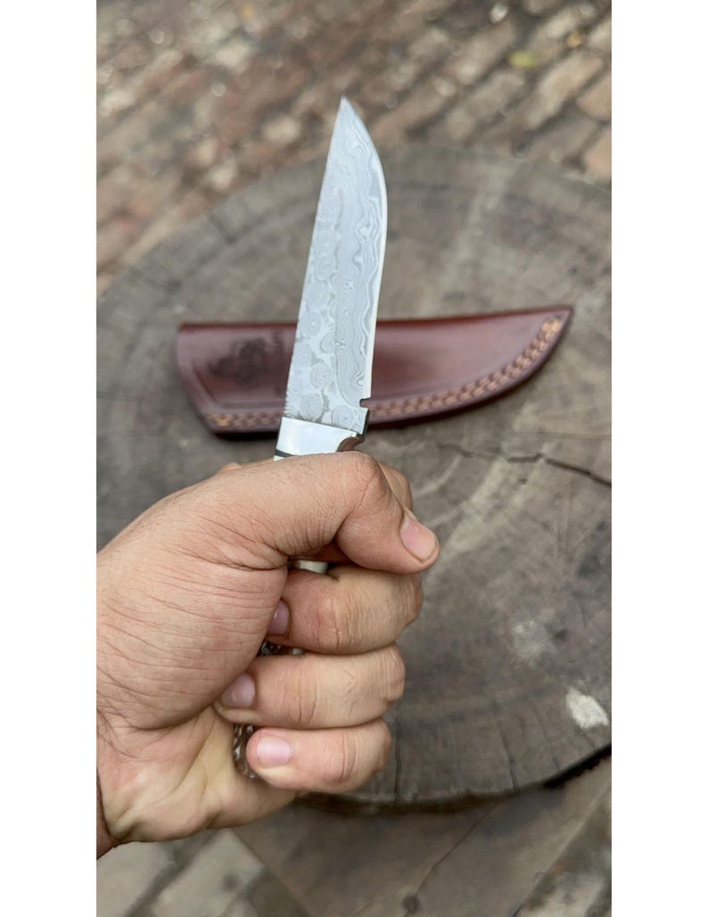 Handmade Damascus Steel Skinner Knife