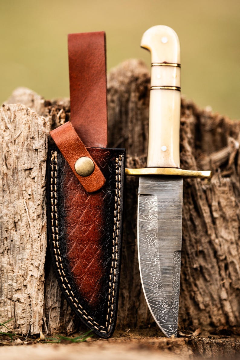 Custom Handmade Damascus Steel Hunting Knife With Leather Sheath