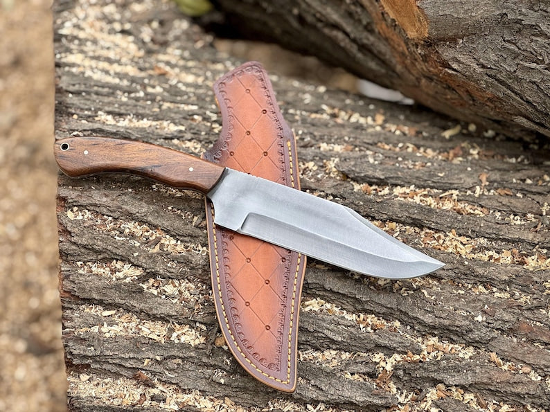 Custom Handmade D2 Steel Hunting Knife Rosewood Handle With Leather Sheath