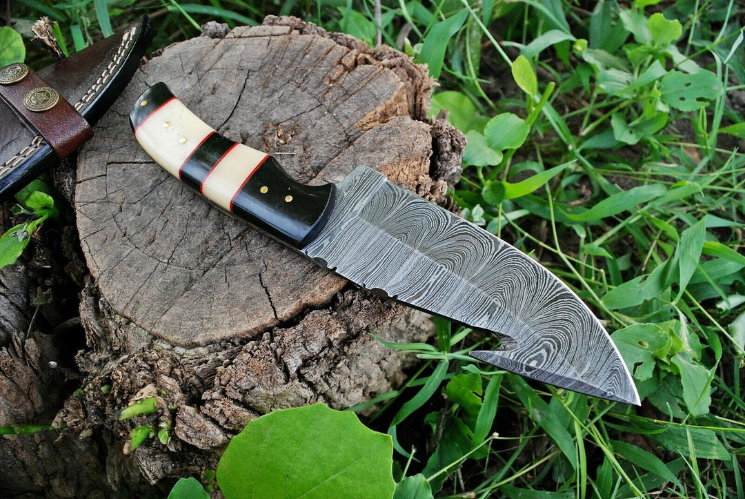 Custom Handmade Damascus Steel Guthook Hunting Knife With Leather Sheath