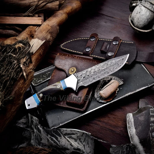 Custom Handmade Damascus Steel Custom Buffalo Horn Hunting Sport Knife With Leather Sheath