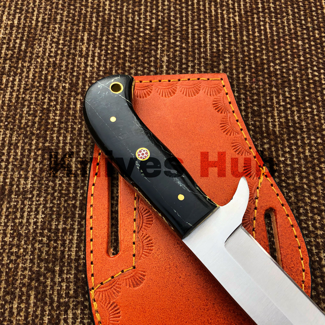 Custom Handmade Damascus Steel Knife CowBoy Bull Cutter Knife Hand Forged EDC Knife With Leather Sheath