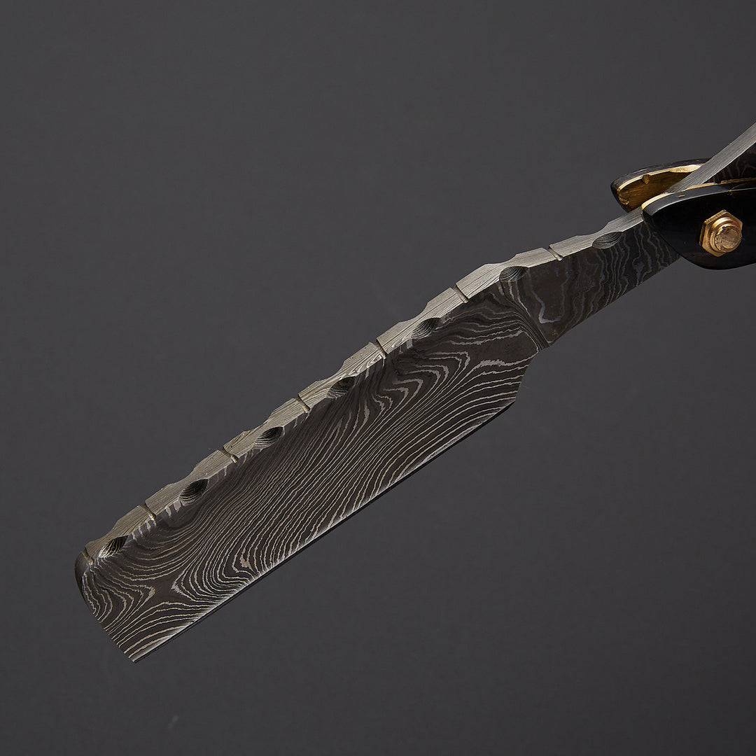 Premium Damascus steel barber straight razor presented in luxury gift box with leather sheath, ideal for professional shaving and gifting.