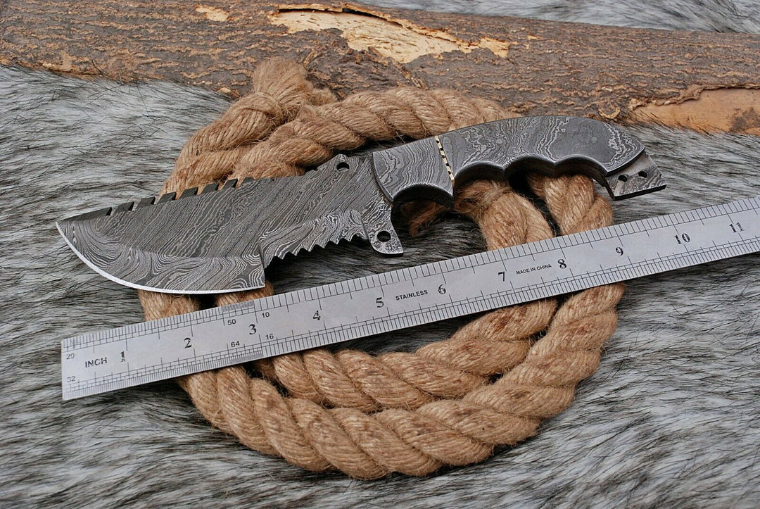 CUSTOM HAND FORGED DAMASCUS STEEL KNIFE TRACKER KNIFE