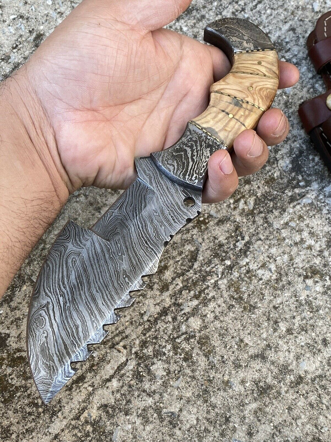 CUSTOM HANDMADE DAMASCUS STEEL HUNTING TRACKER KNIFE