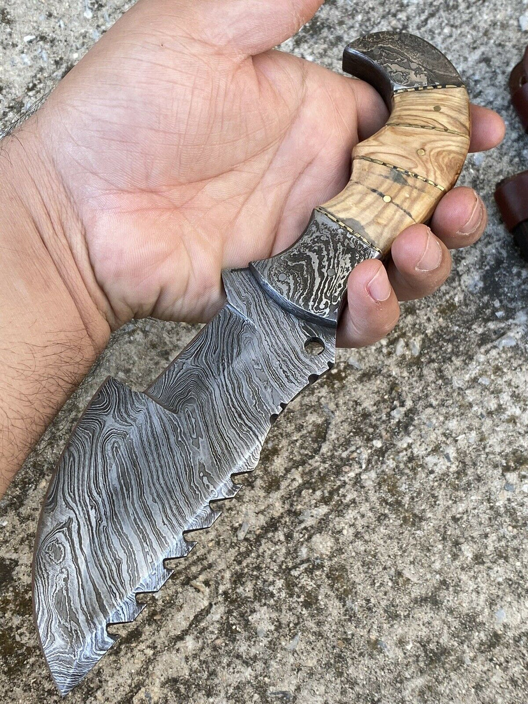 CUSTOM HANDMADE DAMASCUS STEEL HUNTING TRACKER KNIFE