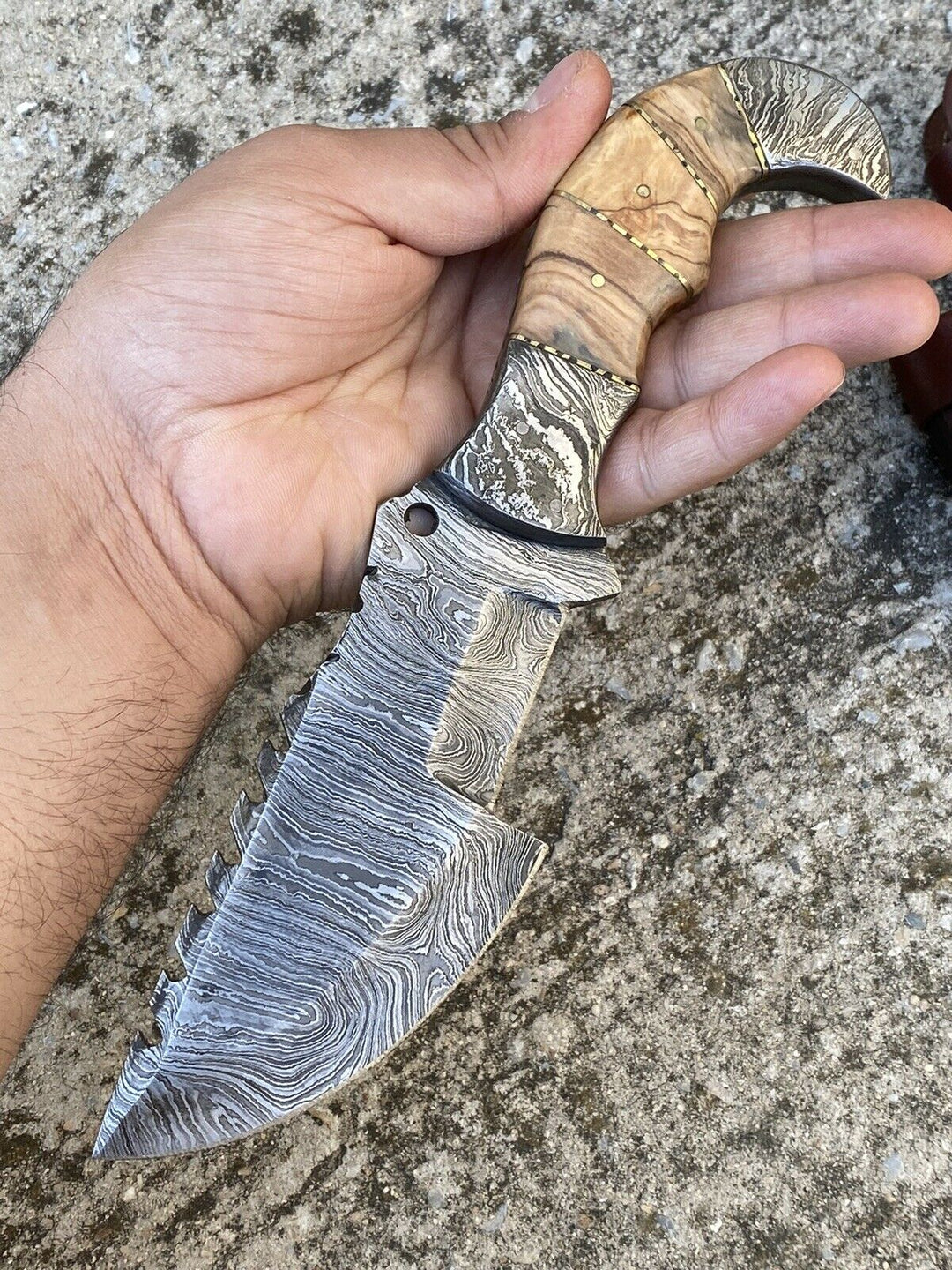 CUSTOM HANDMADE DAMASCUS STEEL HUNTING TRACKER KNIFE