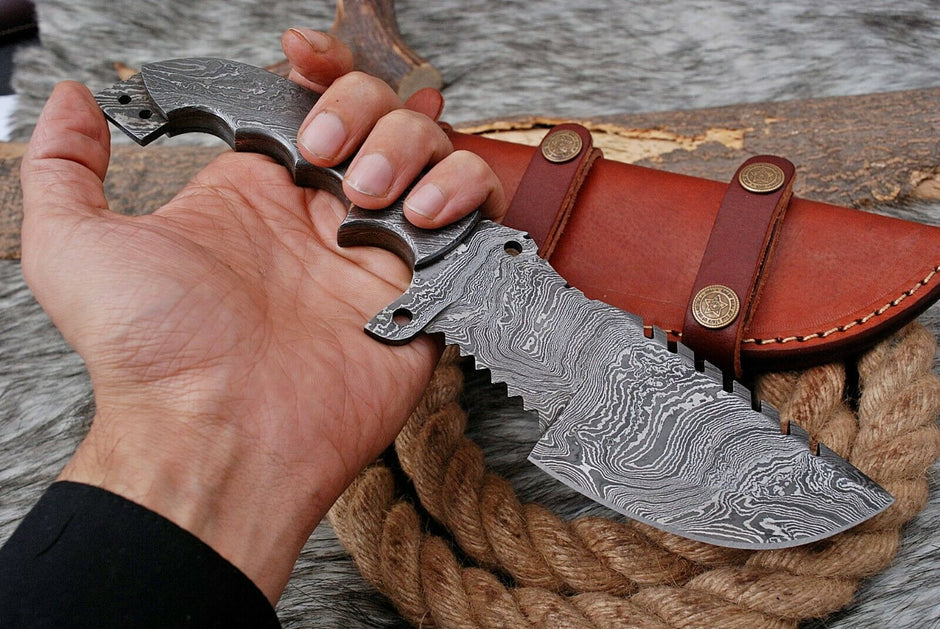 CUSTOM HAND FORGED DAMASCUS STEEL KNIFE TRACKER KNIFE